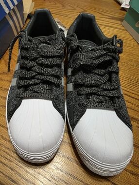 Adidas Superstar Men's Black & White Casual Sneakers Size 10.5